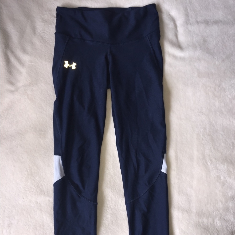 Athletic leggings.